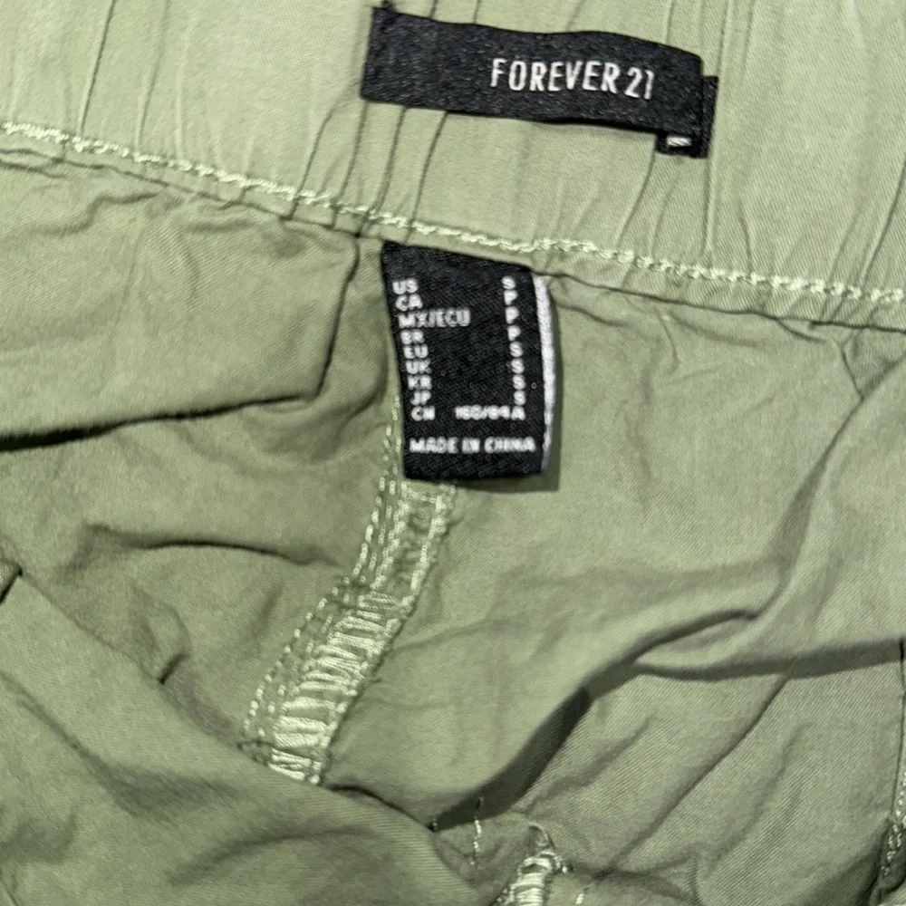 Light Green Cargo Pants - Picture 5 of 6